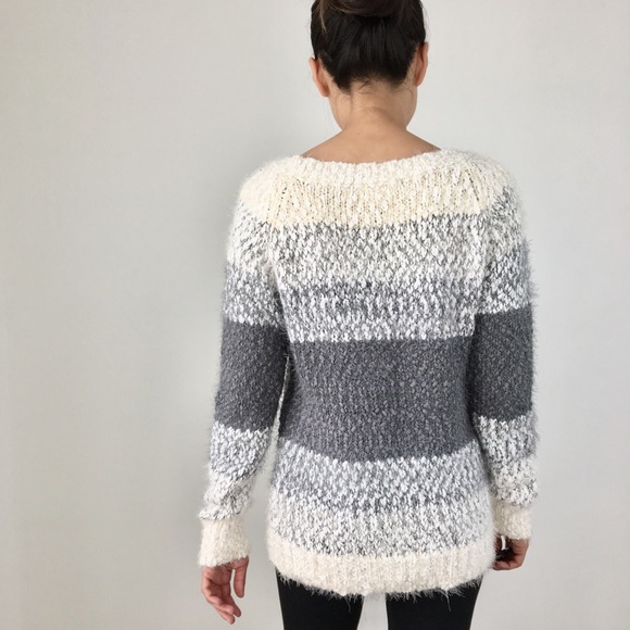 Ultra soft sweater top - Picture 4 of 6